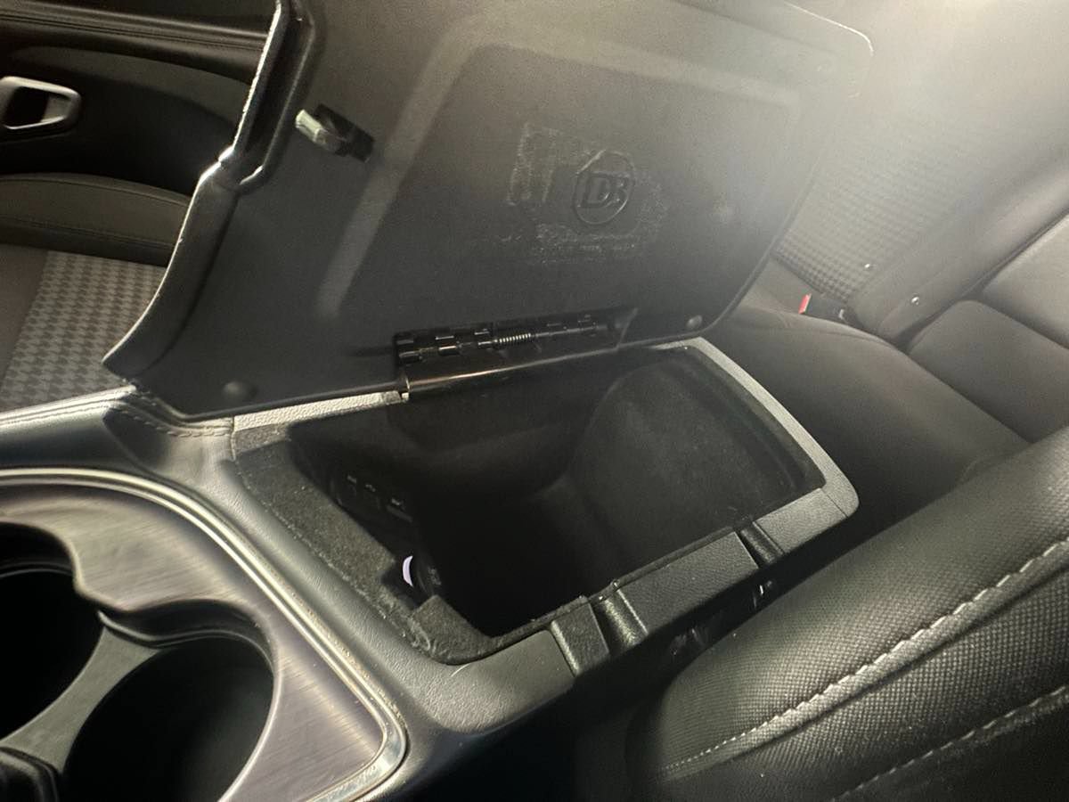 Used 2017 Dodge Challenger R/T RWD image 32