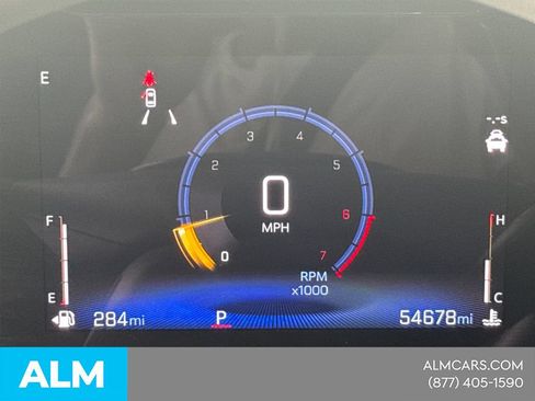 Used 2025 Chevrolet Trax LT FWD image 29