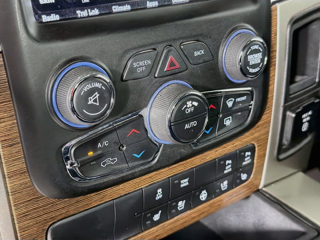 Used 2018 RAM 1500 Laramie w/ Convenience Group AWD/4WD image 16