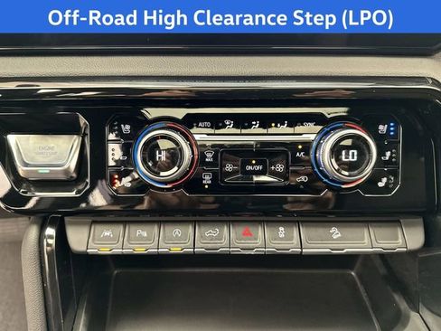 Used 2024 GMC Sierra 1500 AT4 w/ Technology Package image 21