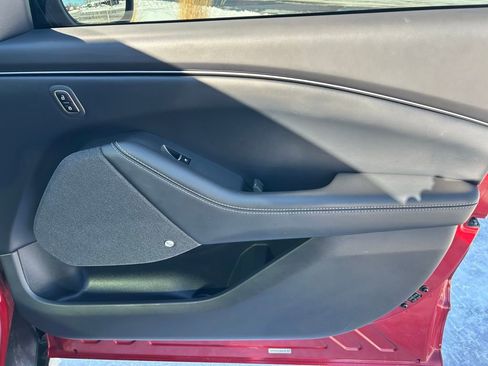 Used 2023 Ford Mustang Mach-E Premium image 31