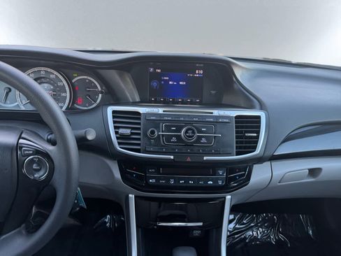 Used 2017 Honda Accord LX image 14