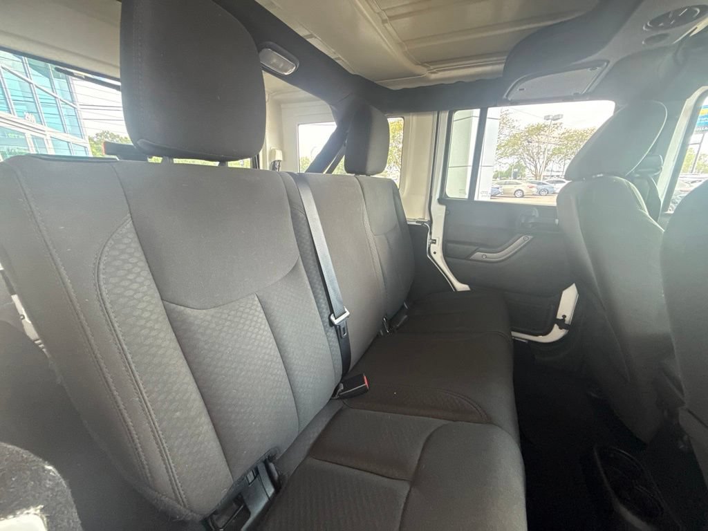 Used 2018 Jeep Wrangler Unlimited Sport S AWD/4WD image 36