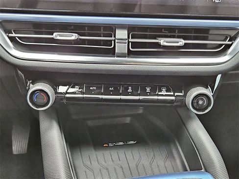 New 2026 Chevrolet Equinox EV LT image 6