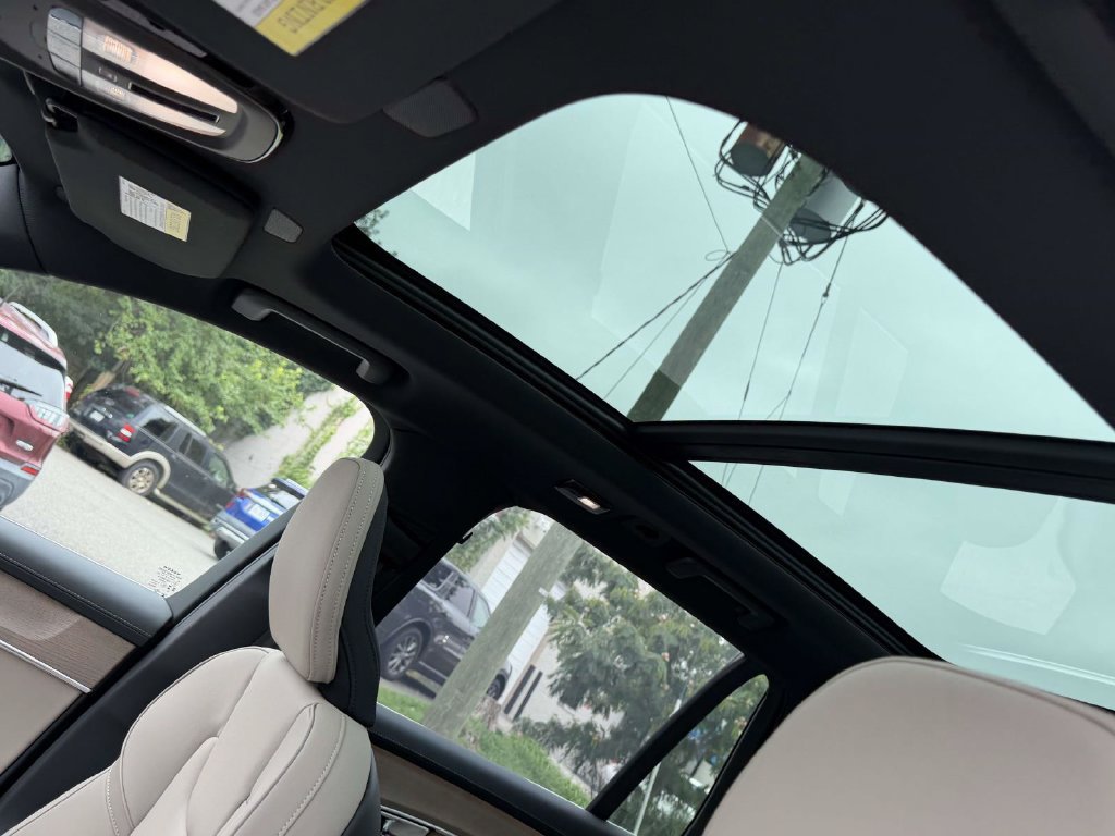 New 2026 Volvo XC90 T8 Plus w/ Protection Package AWD/4WD image 18