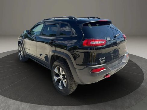 Used 2018 Jeep Cherokee Trailhawk AWD/4WD image 5