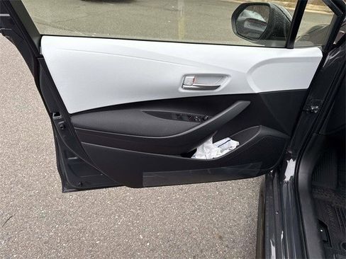 Used 2026 Toyota Corolla SE image 13