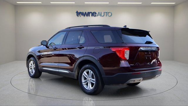 Used 2022 Ford Explorer XLT w/ Equipment Group 202A AWD/4WD image 3