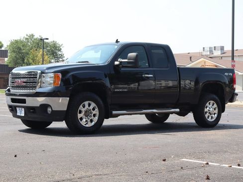 Used 2011 GMC Sierra 2500 SLT w/ SLT Convenience Package AWD/4WD image 11