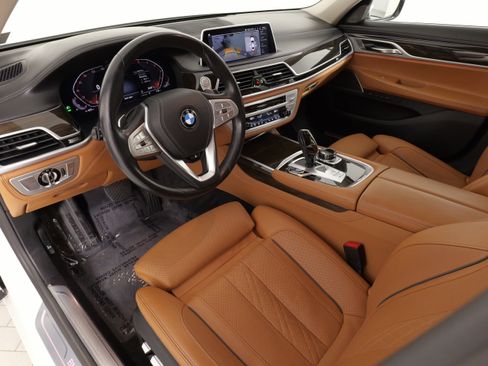 Used 2020 BMW 750i xDrive w/ Executive Package AWD/4WD image 32