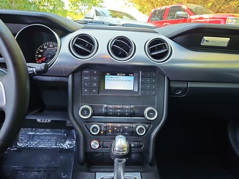 Used 2019 Ford Mustang GT RWD image 16