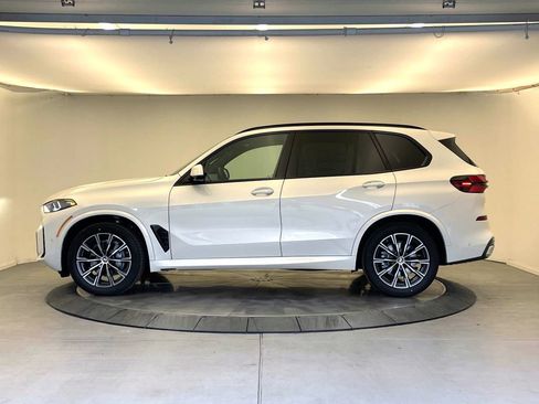 Used 2026 BMW X5 xDrive40i w/ M Sport Package AWD/4WD image 2