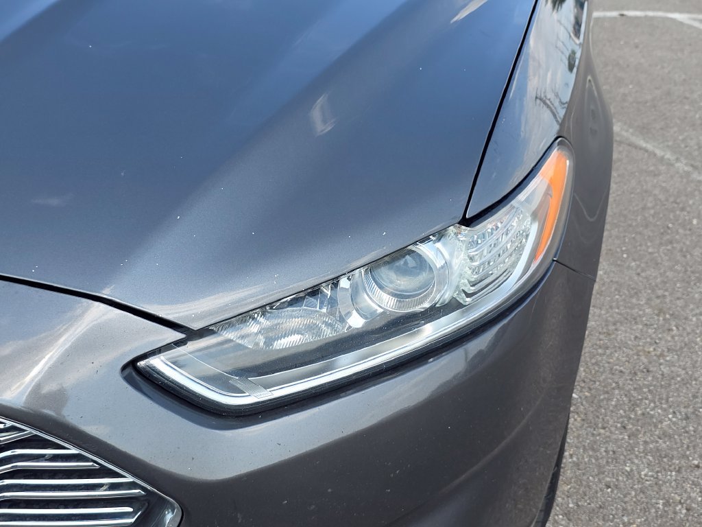 Used 2016 Ford Fusion SE FWD image 15