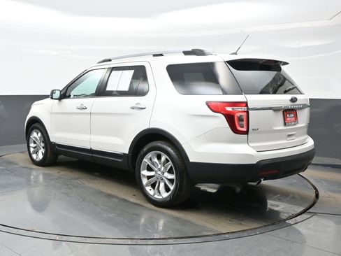 Used 2015 Ford Explorer XLT w/ Equipment Group 202B image 4