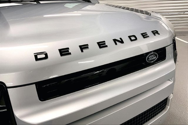 Certified 2023 Land Rover Defender 110 S AWD/4WD image 31