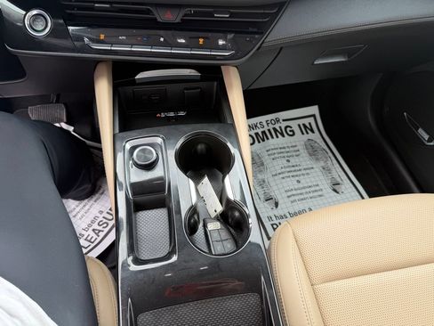 Used 2025 Buick Envision Preferred AWD/4WD image 18