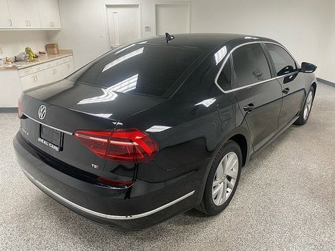 Used 2018 Volkswagen Passat 2.0T SE image 5