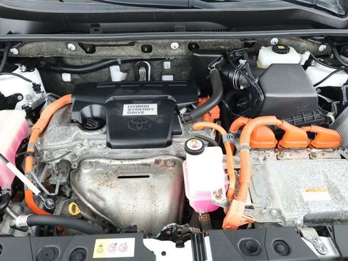 Used 2018 Toyota RAV4 XLE image 25