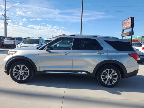 Used 2021 Ford Explorer Limited image 9