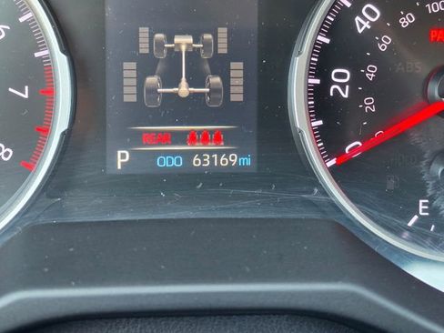 Used 2021 Toyota RAV4 LE image 24