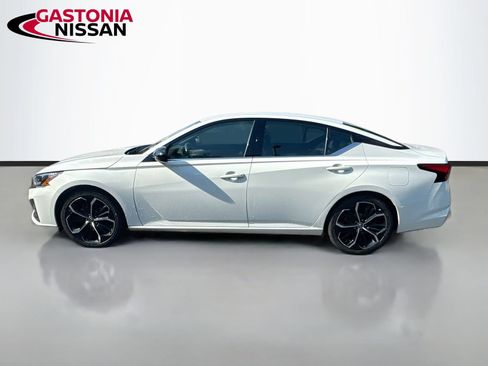 Used 2024 Nissan Altima 2.5 SR FWD image 5