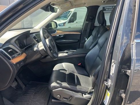 Used 2021 Volvo XC90 T6 Momentum w/ Climate Package AWD/4WD image 10