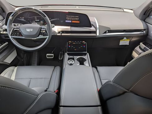New 2026 Cadillac Vistiq Premium Luxury AWD/4WD image 18
