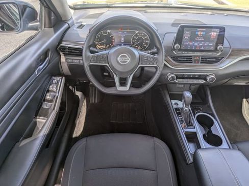 Used 2023 Nissan Altima 2.5 SV FWD image 19