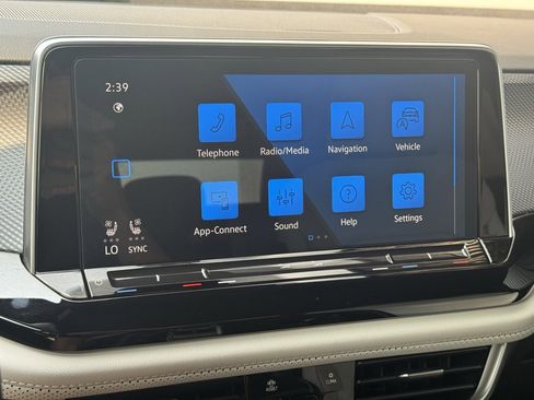 Used 2025 Volkswagen Atlas Cross Sport SEL Premium R-Line image 14