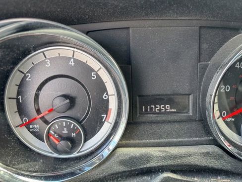 Used 2014 Dodge Grand Caravan SE w/ Quick Order Package 29E SE image 2