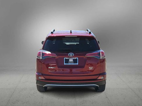 Used 2018 Toyota RAV4 XLE image 7