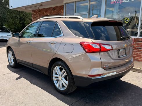 Used 2018 Chevrolet Equinox Premier AWD/4WD image 2