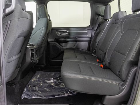 New 2026 RAM 1500 4x4 Crew Cab image 36