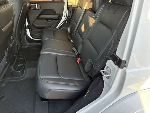 New 2026 Jeep Wrangler Unlimited Sahara AWD/4WD image 19