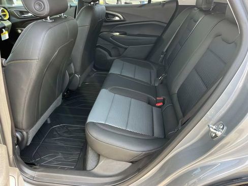 New 2026 Chevrolet Trax LT w/ Sunroof Package FWD image 19