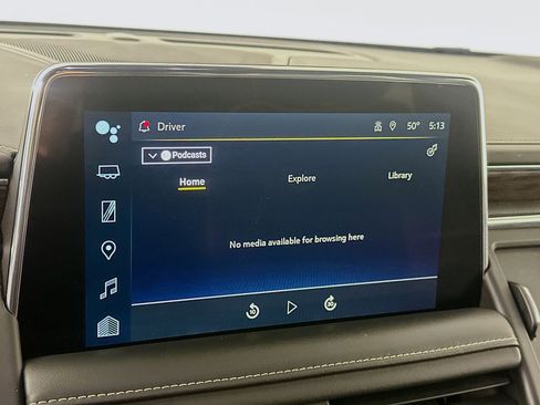 Used 2023 Chevrolet Suburban Premier image 21