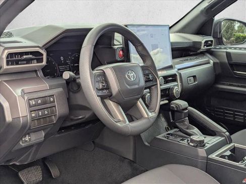 Used 2025 Toyota Tacoma TRD Off-Road image 9