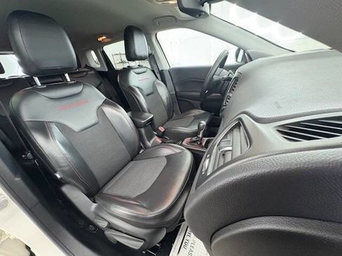 Used 2019 Jeep Compass Trailhawk image 12