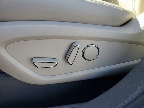 Certified 2020 Lincoln Nautilus Reserve image 18