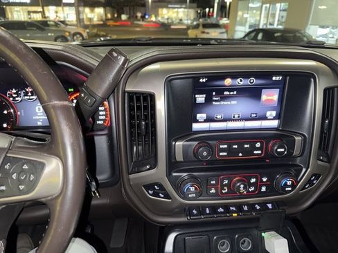 Used 2015 GMC Sierra 2500 Denali w/ Duramax Plus Package image 11