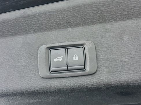 Used 2025 Mitsubishi Outlander SE AWD/4WD image 32