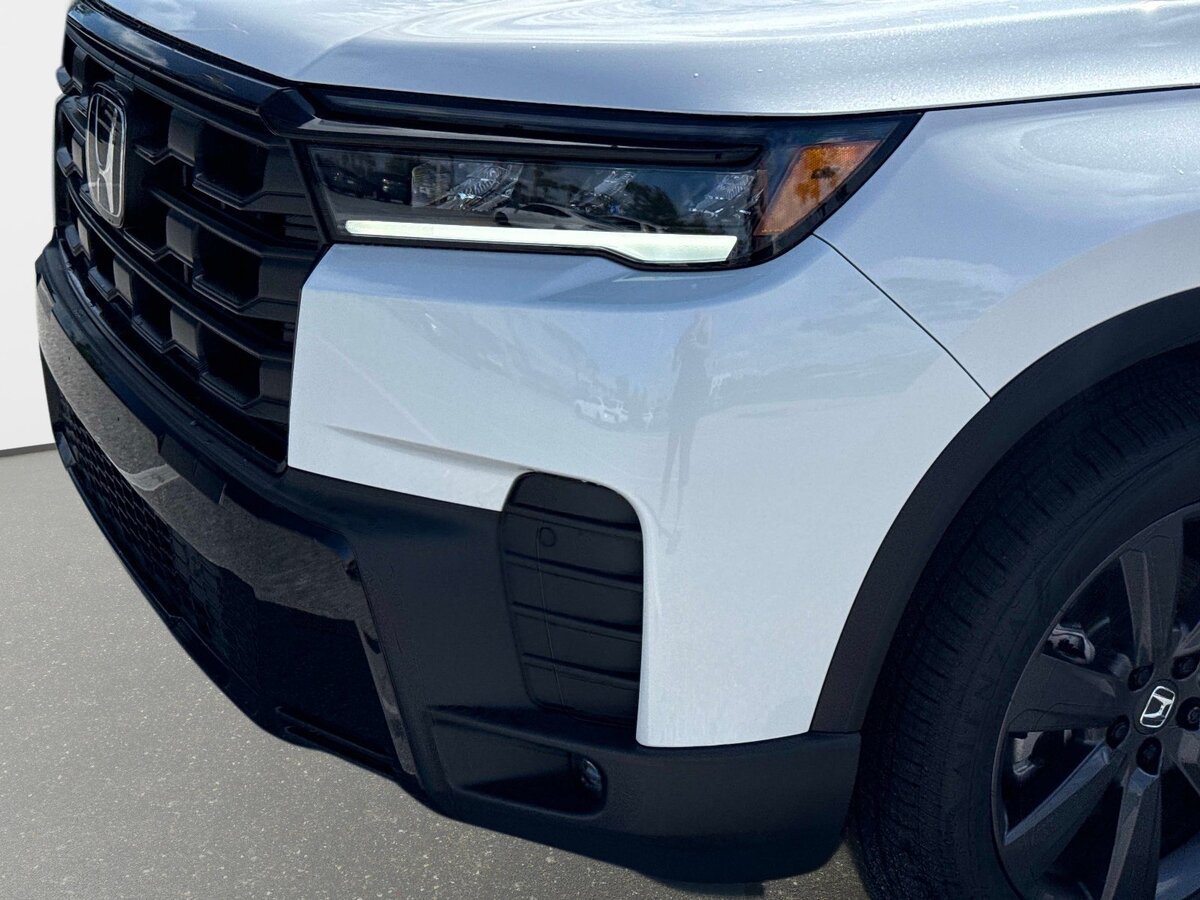 New 2026 Honda Pilot Sport image 9