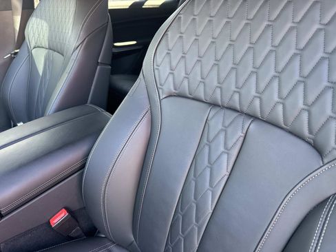 Used 2024 BMW X7 M60i image 21