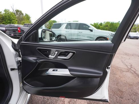 Used 2025 Mercedes-Benz E 350 4MATIC Sedan image 12