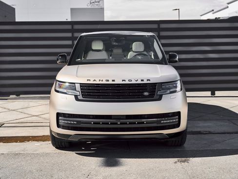Used 2026 Land Rover Range Rover Long Wheelbase SE image 12