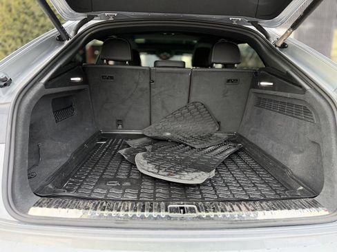 Used 2021 Audi Q8 Premium image 18