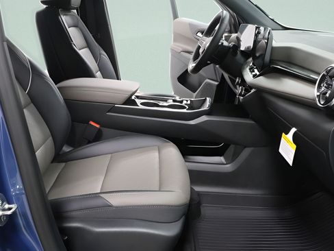 New 2026 Chevrolet Equinox LT w/ Convenience Package II AWD/4WD image 30