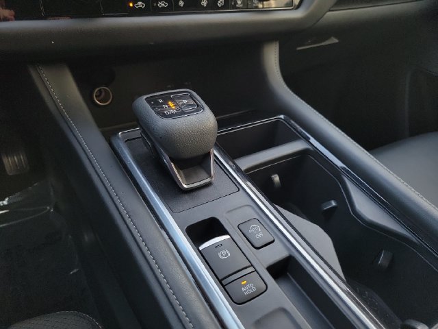 Used 2024 Nissan Pathfinder SL FWD image 20