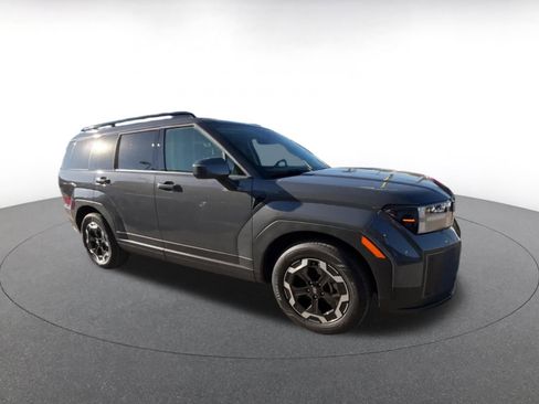 Used 2025 Hyundai Santa Fe SEL image 2