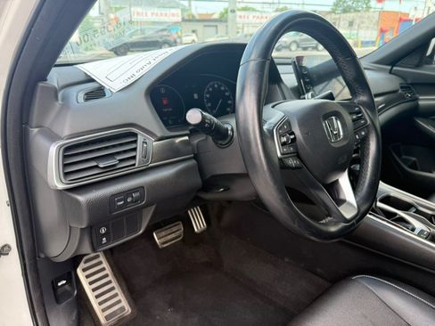 Used 2018 Honda Accord Sport image 12